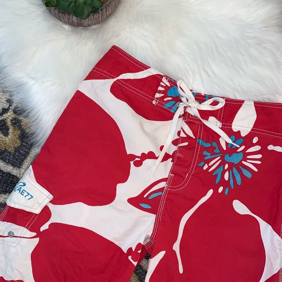 ❤️🚫SOLD🚫❤️American Eagle Hawaiian Swim Trunks - Picture 2 of 4